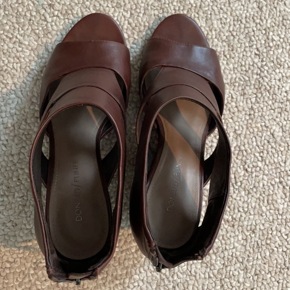 - Donald J. Pliner Jenkin brown wedge sandal size 8 - Picture 12 of 14